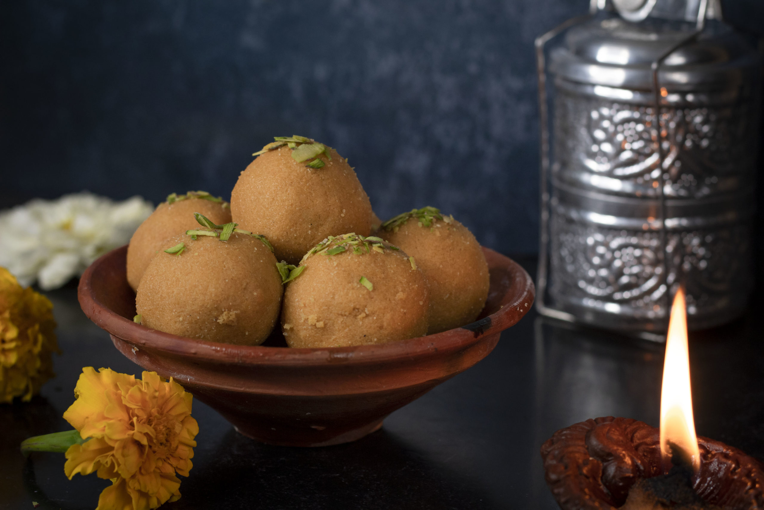 Besan laddu bhog